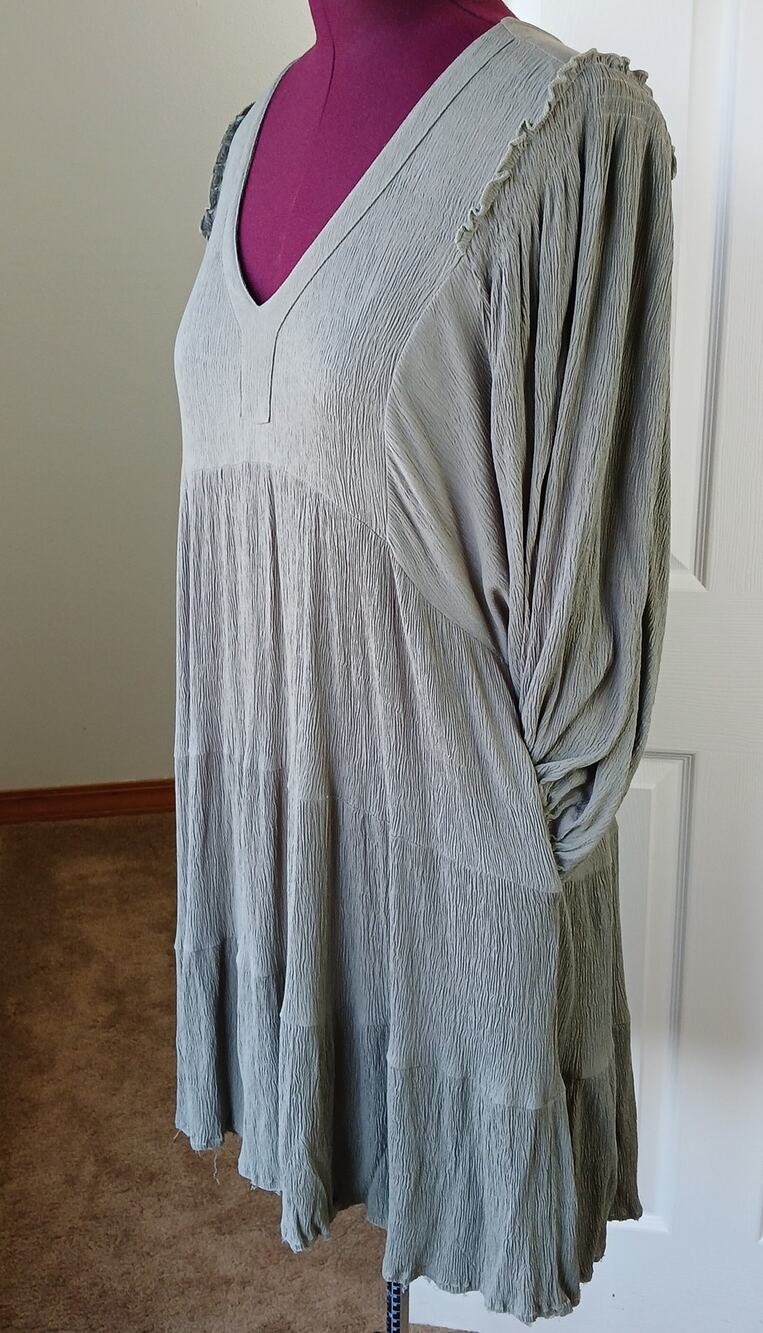 GiGio Boho Babydoll Mini Skater Dress L green crepe tiered long sleeve pockets